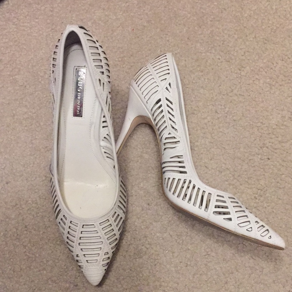 BCBGeneration women white shoes size 7.5